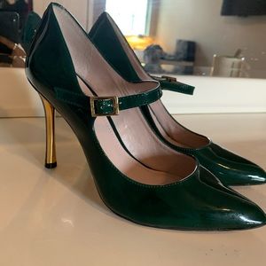 Hunter Green Vince Camuto Pump